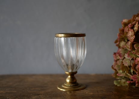 Glass goblet