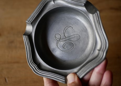 ピューター製　アルファベット　”Ｌ ”  灰皿　フランスアンティーク　ブロカントのある暮らし