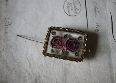 ローズ　lucite Brooch　ルーサイトブローチ　フランスヴィンテージ　ブロカント