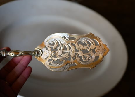 Cake server, Minerve