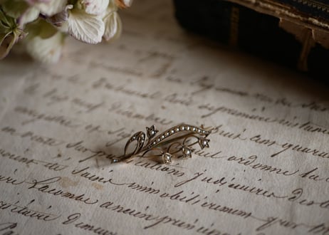 Muguet, K9  brooch