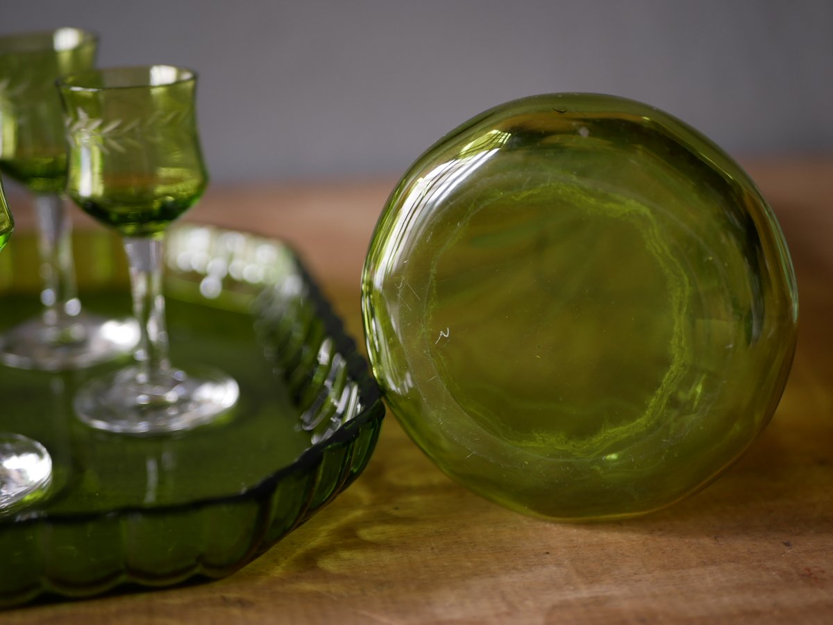 リキュールグラスとデキャンタセット グリーン フランスアンティーク