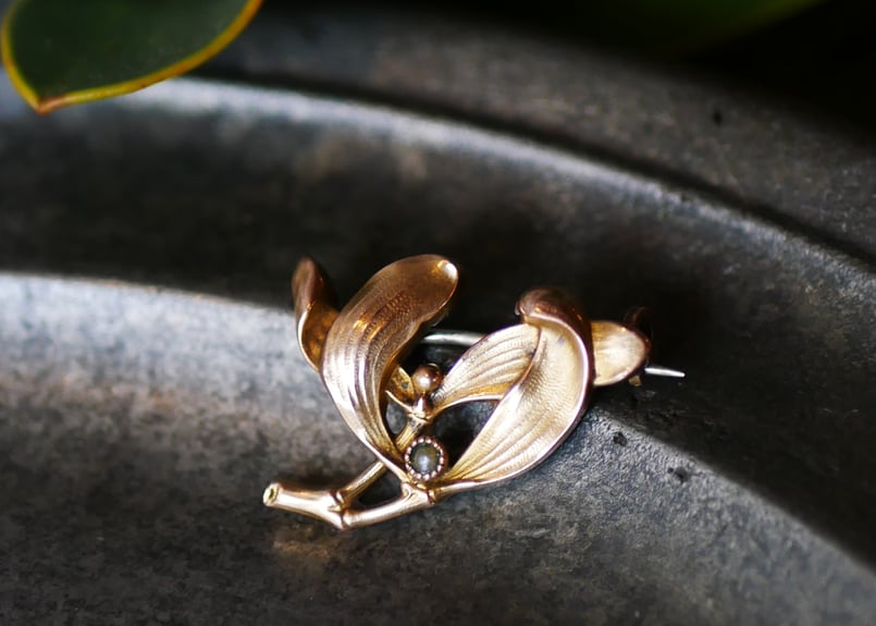 FIX 宿り木 アンティークブローチ フランスアンティーク ブロカントの