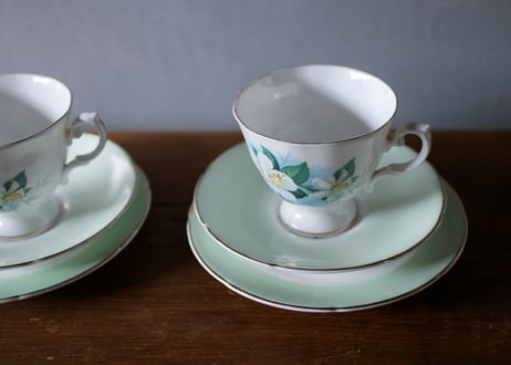 Royal Grafton ロイヤルグラフトン トリオ 英国ヴィンテージ　カップ＆ソーサー