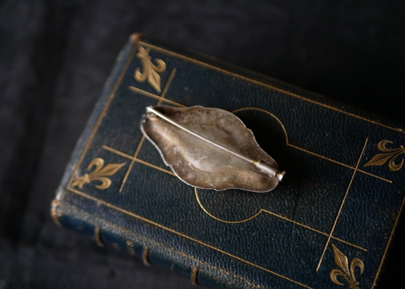 翡翠 アンティークブローチ アンティークアクセサリー ブロカントの