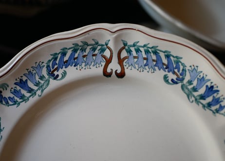 Plate, Longchamp