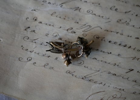 French antique & brocante ツバメのブローチ2 フランスアンティーク