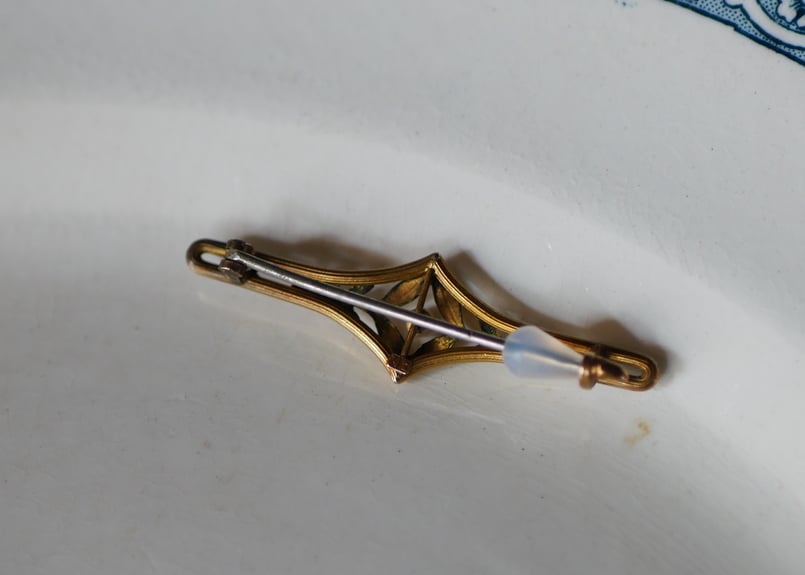 フランスアンティーク　ペンダントトップ＆ブローチ　ゴールドプレート　ビジュー フランスアンティーク ペンダントトップ＆ブローチ ゴールドプレート