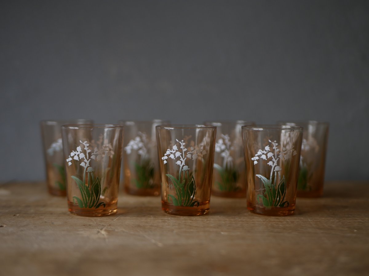 ピンクガラスの小さなリキュールグラス ミュゲ すずらん 鈴蘭 フランス