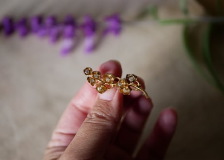 お花のアンティークブローチ　フランスアンティーク　ブロカントのある暮らし