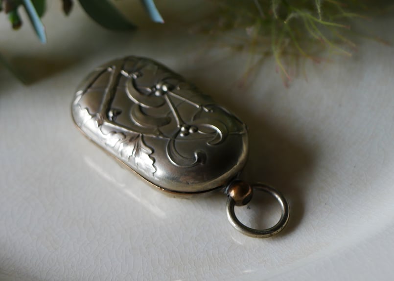 ヤドリギ ポルトモネ コインケース フランスアンティーク ブロカントの