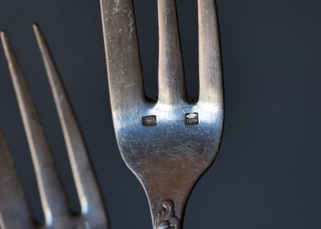 残→1 antique fork with Monogram