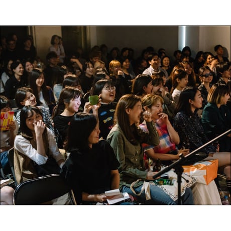 WOOWHO -Women Talk Graphic Design