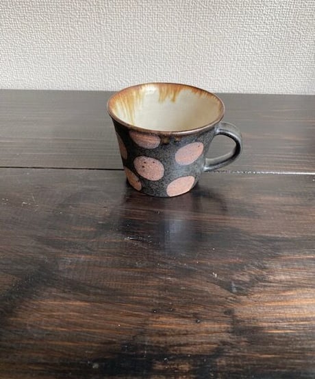 マグカップ　黒×ドット