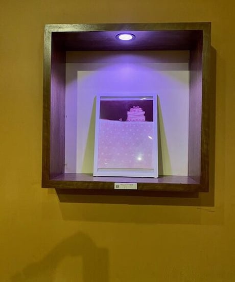 恥ずかしがり屋の誕生会　抽象画