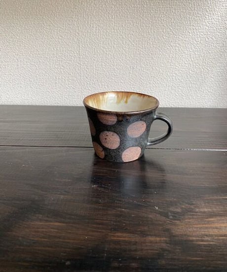 マグカップ　黒×ドット