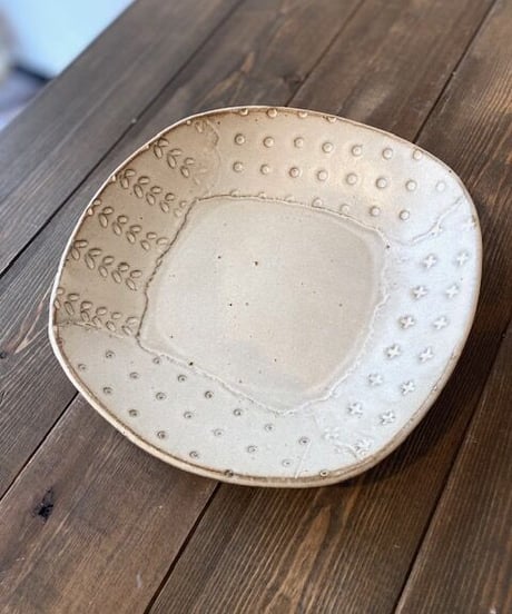 ちぎり模様のたのしいお皿