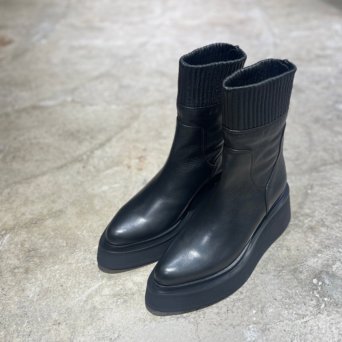 【美品】ph7+ ピアッカセッテ　バックファスナーショートブーツ ph7+(ピアッカセッテ)｜バックファスナーショートブーツ/ブラック の