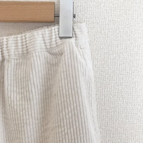 コーデュロイのシンプルパンツ  オフホワイト