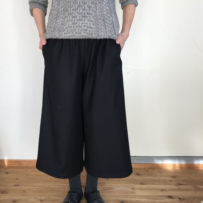 ウールのワイドパンツ 8分丈 ダークネイビー | kotorizakka's STORE