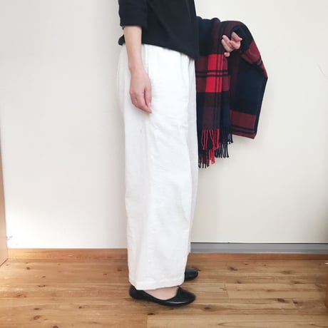 コーデュロイのシンプルパンツ  オフホワイト