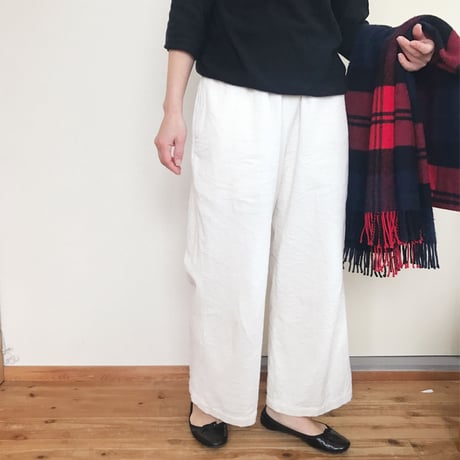 コーデュロイのシンプルパンツ  オフホワイト