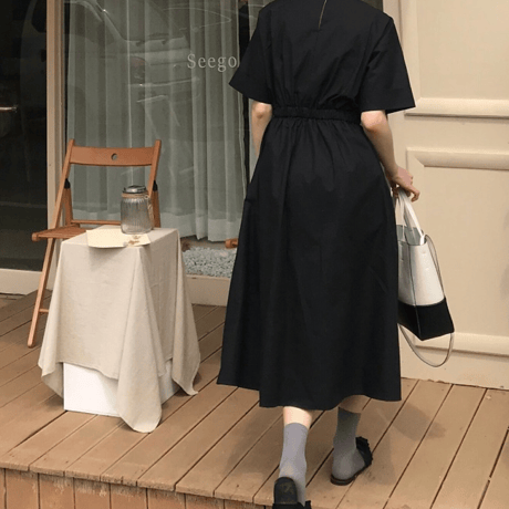 ウエストゴムワンピース ゆったり シンプル 半袖    Aライン Vネック  カジュアル  ミモレ丈    お呼ばれ    同窓会    大きいサイズ    黒  ブラック