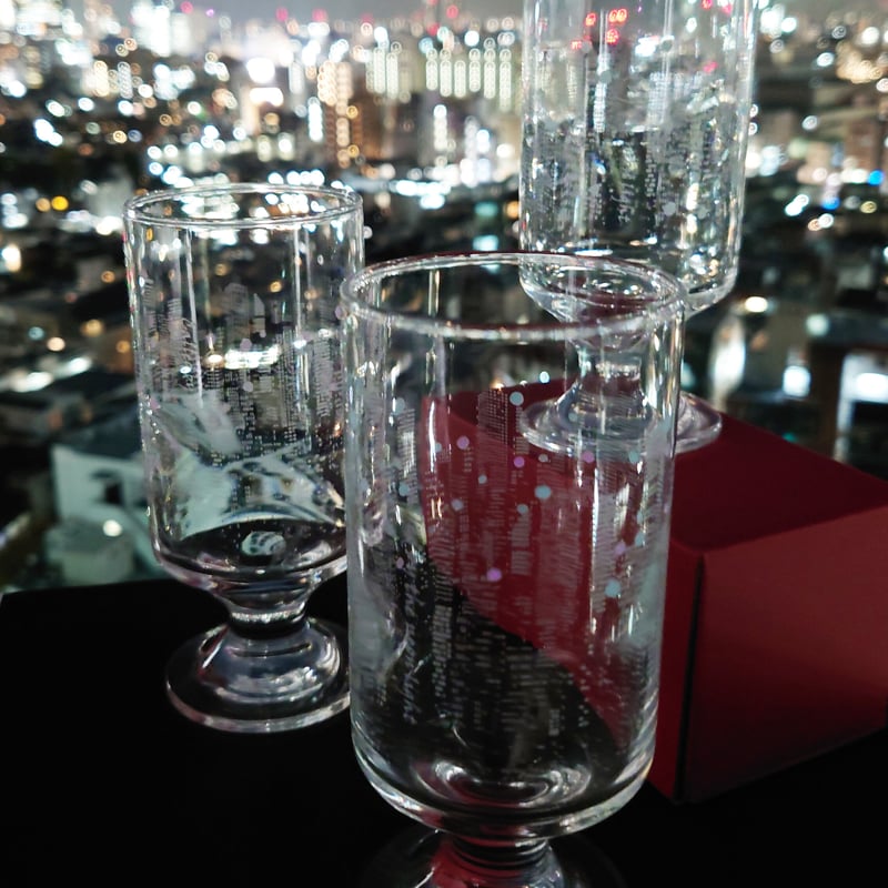 made in higuchi] ネオンライトに呼ばれて入ったバーのグラス | HIGUCH