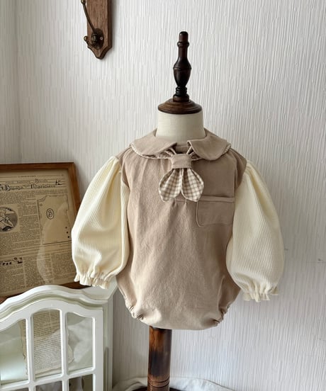 vest like knit sleeve rompers