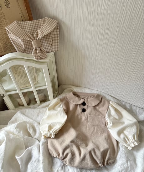 vest like knit sleeve rompers