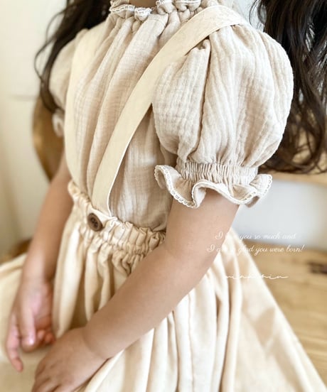 french design neck w gauze blouse《beige/short sleeve》