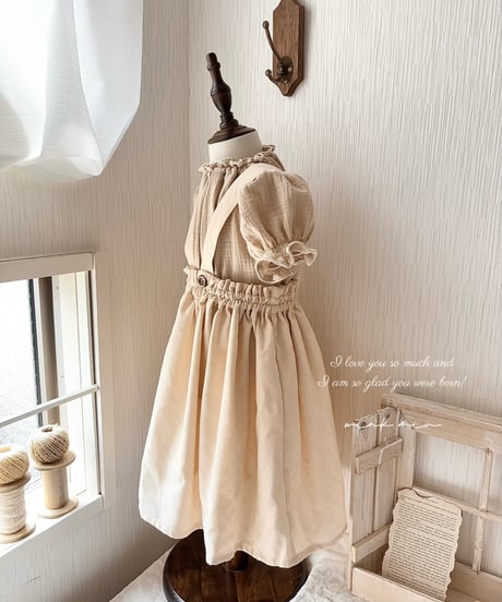 french design neck w gauze blouse《beige/short sleeve》