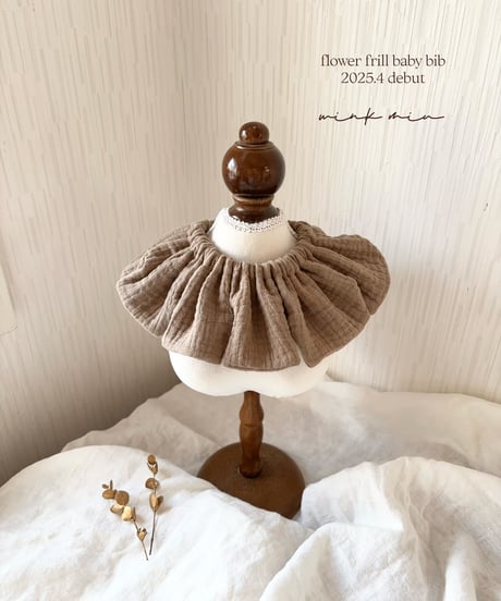 flower frill baby bib