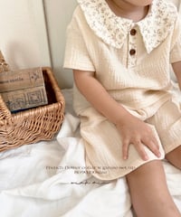 french flower collar w gauze set up