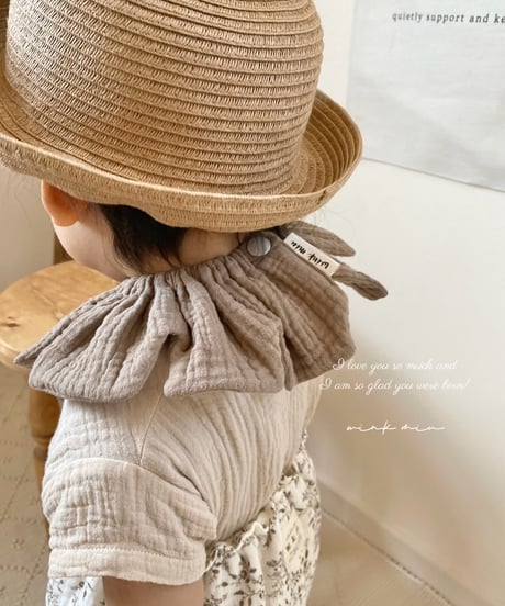 flower frill baby bib