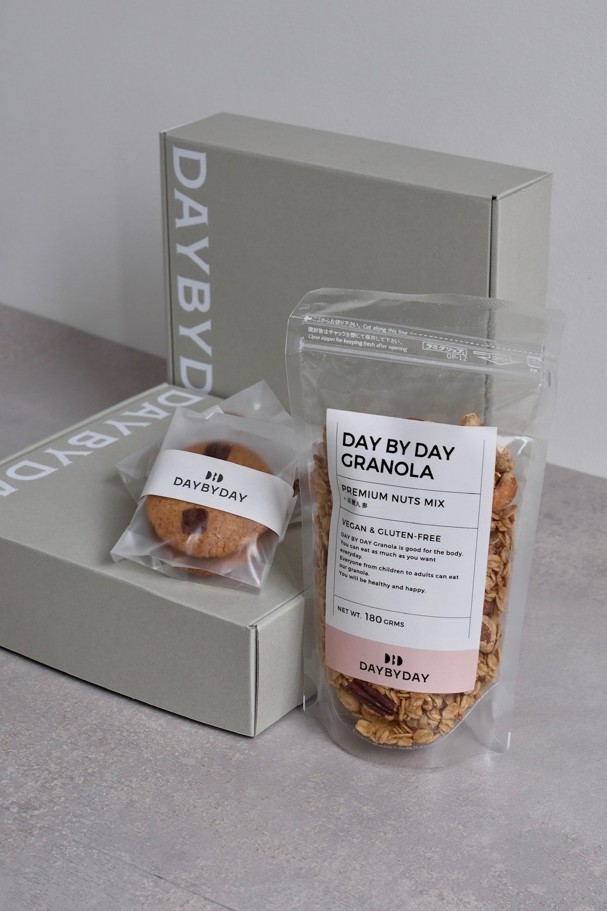 GIFT BOX［CHOCOCIPS COOKIES 2枚入り×3packs / GRANOL