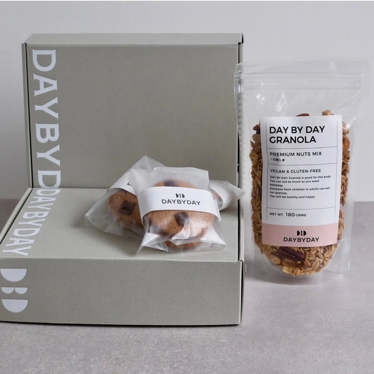 GIFT BOX［CHOCOCIPS COOKIES 2枚入り×3packs / GRANOL