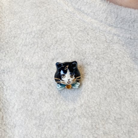 ののむらみなみ　陶器ブローチ（おしゃれなねこ　白黒）＊専用箱入り