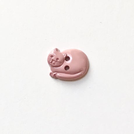 丸まったネコのボタン(JB77679 ピンク)
