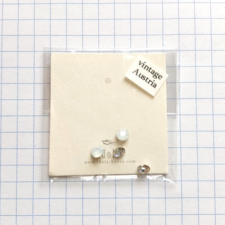 ヴィンテージラインストーン　Φ4mm（クリスタル・ホワイトオパール）【各色２個セット】