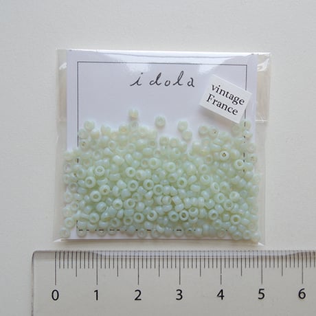シードビーズ　（JFF114　グリーン　size外径:約2.3mm)    【4g】