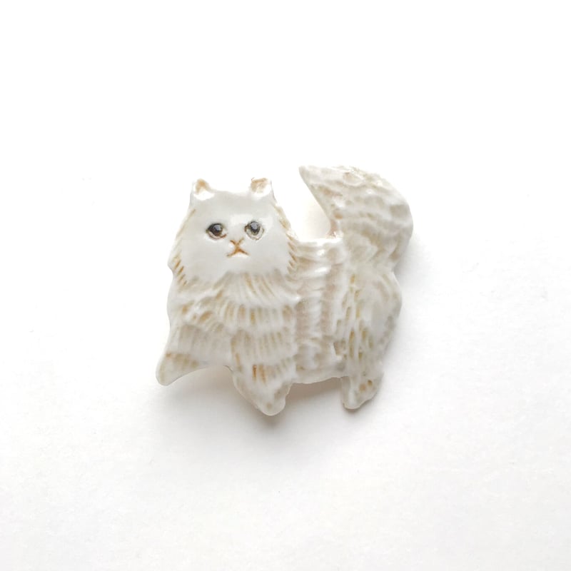 ののむらみなみ 陶器ブローチ（ふわふわのねこ）＊専用箱入り | idola