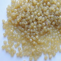 シードビーズ　（JFF206　イエロー　size外径:約2.1mm)    【4g】