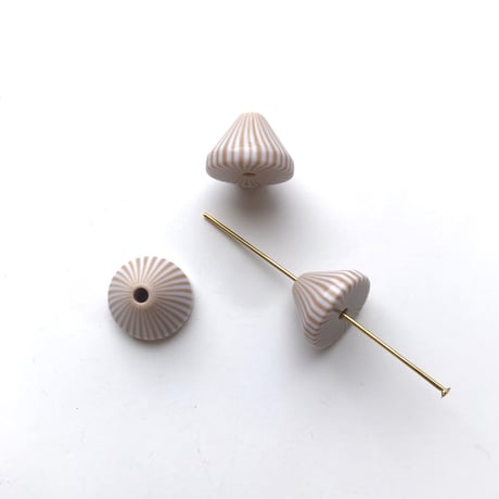 ストライプコーンビーズ（円錐型・約Φ14mm×9.5mm)