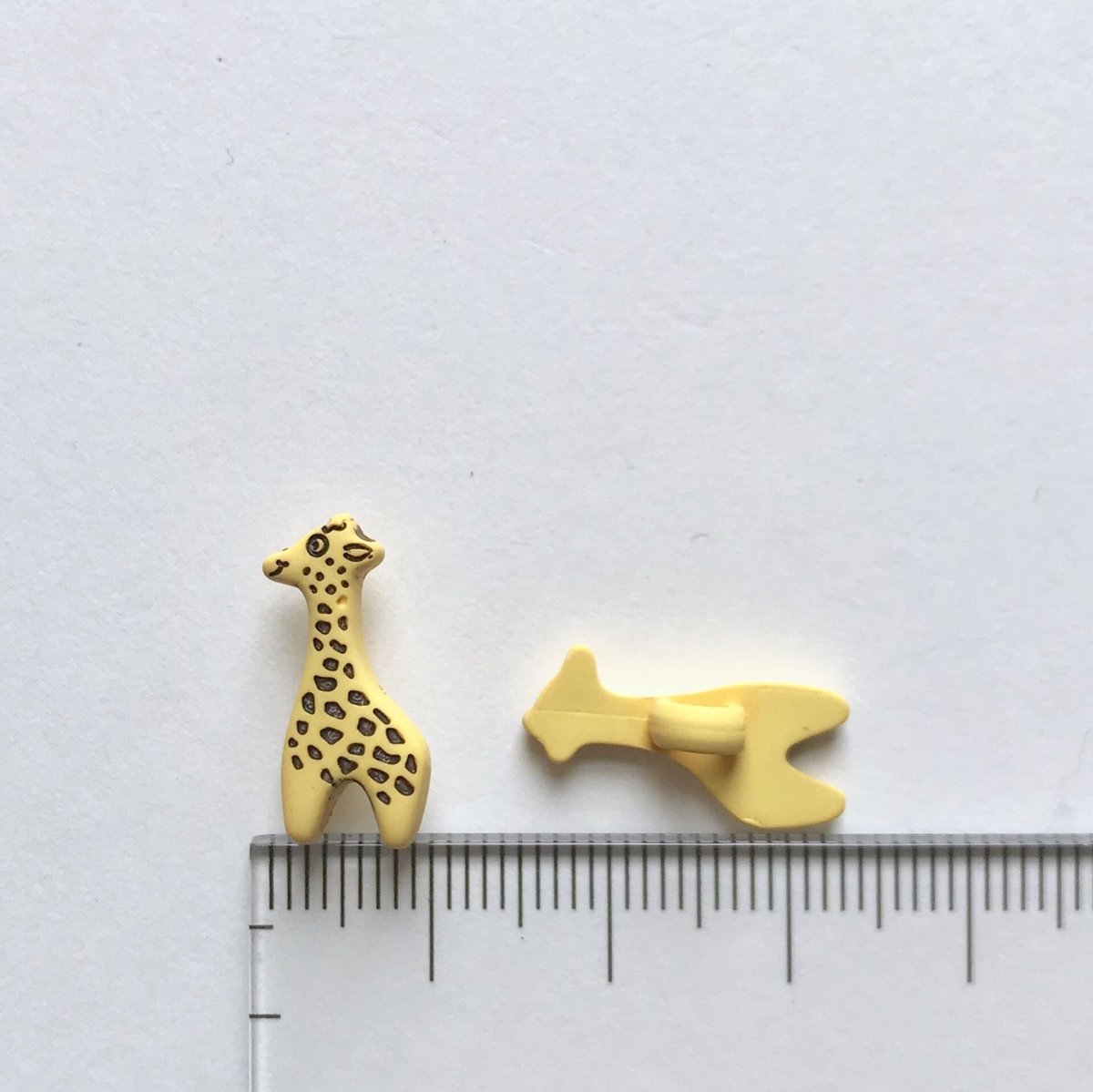 キリン柄激アツエギ キリンボタン (JB734330 イエロー×ブラック) | idola