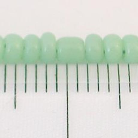 シードビーズ　（JFF231　グリーン　size外径:約3.0mm　丸大)    【4g】