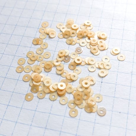 スパンコール ラウンド 3mm（FSCA329 ピーチ）【0.3g】
