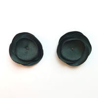 サテンフラワー（カーキ）2枚セット