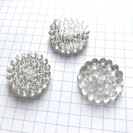 クリアドットガラスボタン　二つ穴 ・L（Φ22mm×4mm　クリア）