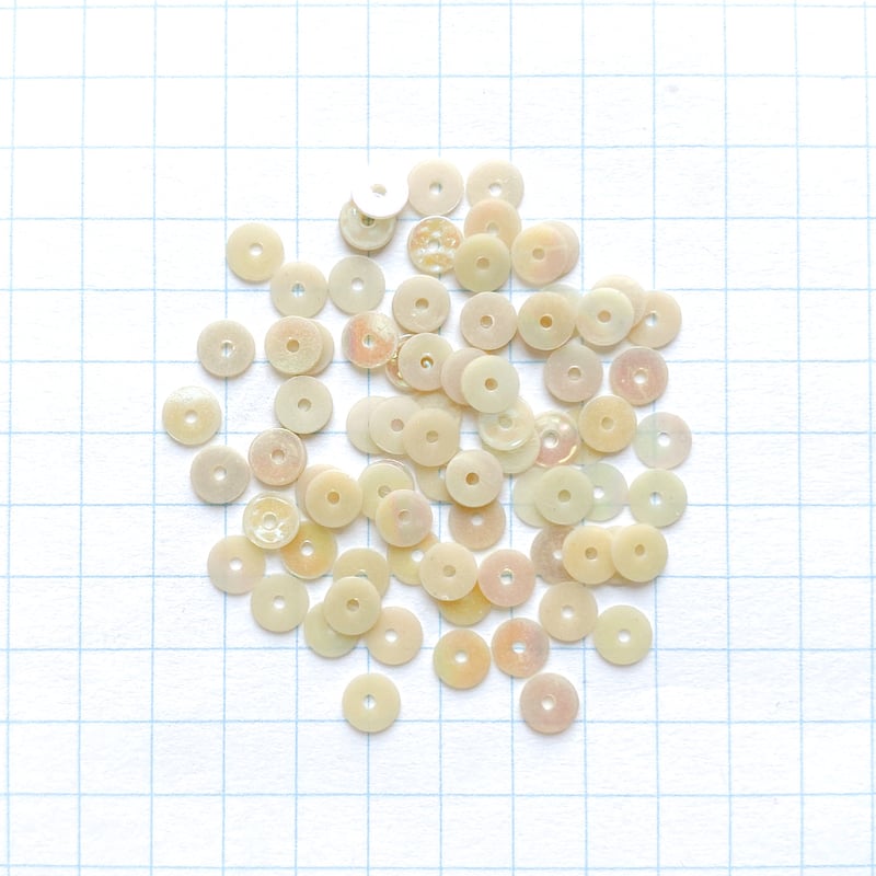 スパンコール ゼラチン製 4mm（coha047 シェルホワイト）【0.5g
